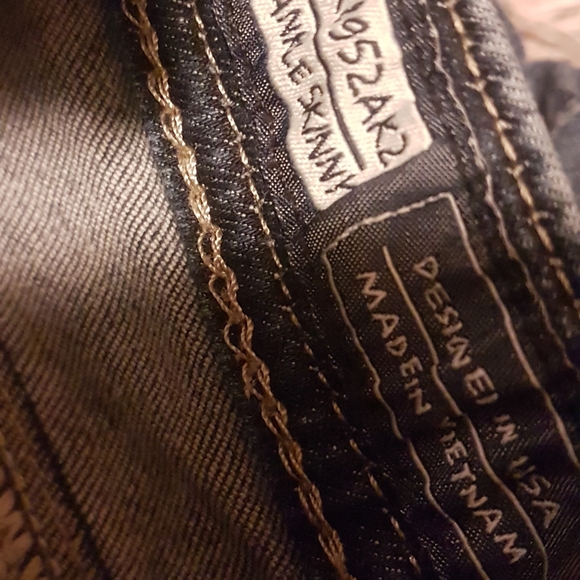 Miss Me Jean's - Picture 7 of 9